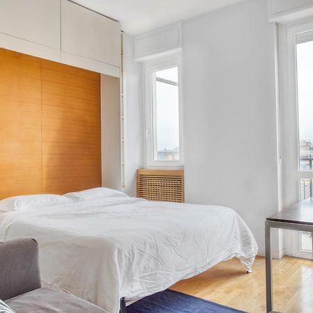 Joivy Vibrant Studio With Balcony ميلان المظهر الخارجي الصورة