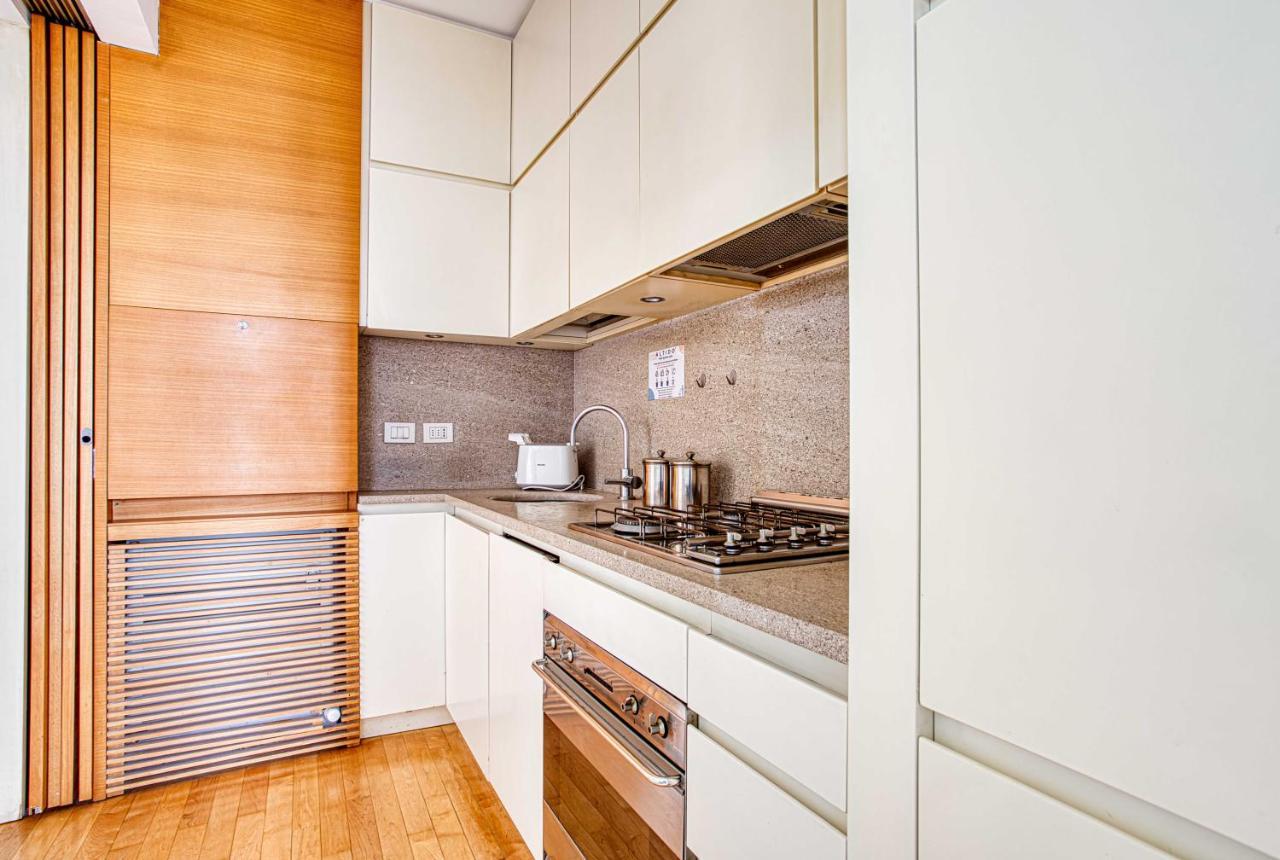 Joivy Vibrant Studio With Balcony ميلان المظهر الخارجي الصورة