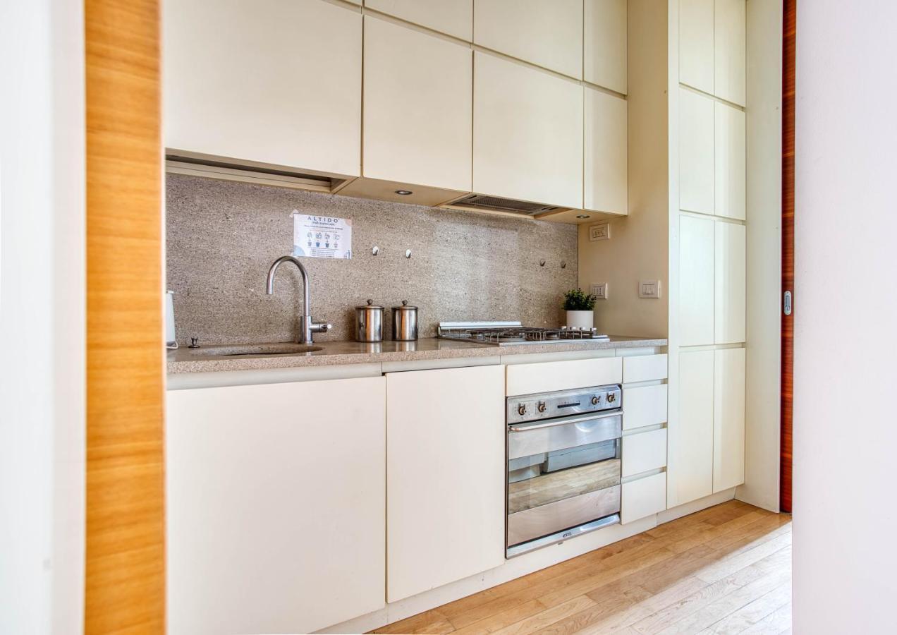 Joivy Vibrant Studio With Balcony ميلان المظهر الخارجي الصورة